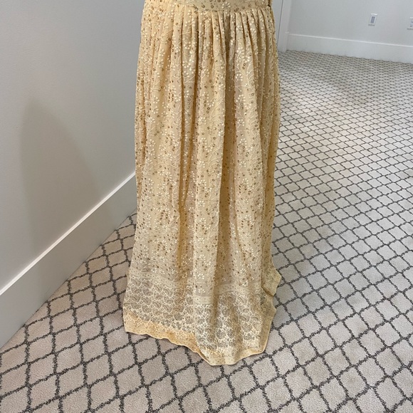 Indian outfit - Picture 2 of 13